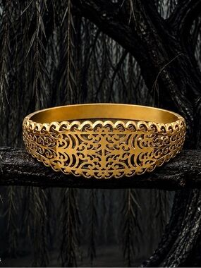 “Weeping Willow” Filigree Leaf Marquis Scrolling Bollywood Embellished Bracelet